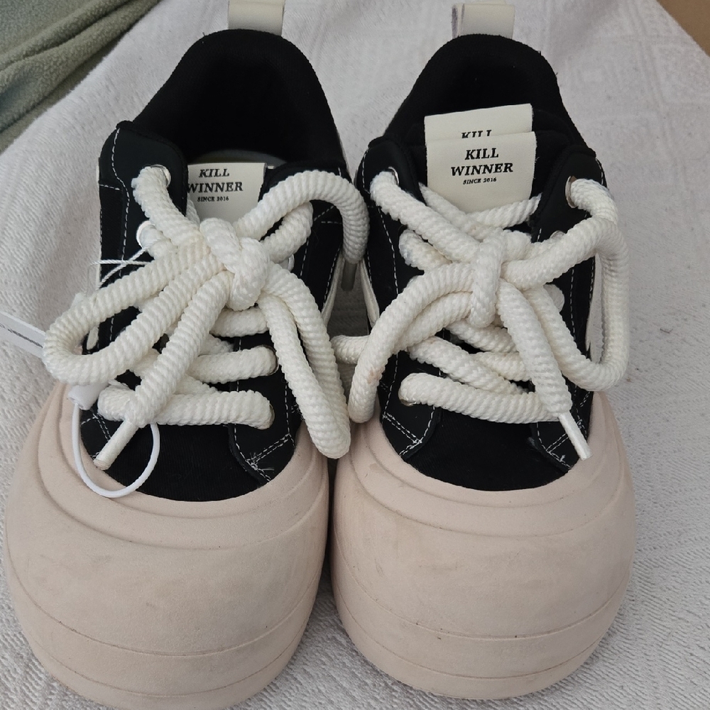 Killwinner Black and White Womens Sneakers